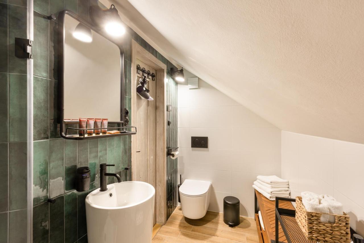 Bohemian Chic 2 Bedroom 2 Bathroom Loft With Hanging Chair Prague Ngoại thất bức ảnh