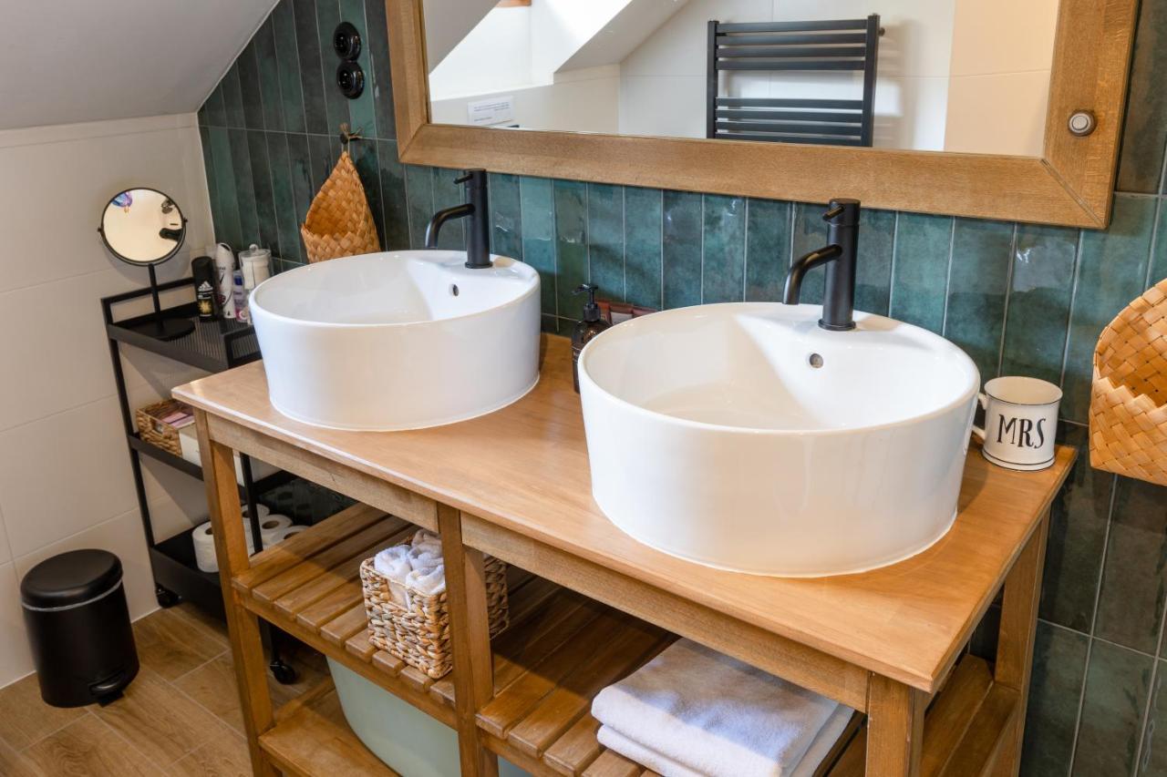 Bohemian Chic 2 Bedroom 2 Bathroom Loft With Hanging Chair Prague Ngoại thất bức ảnh