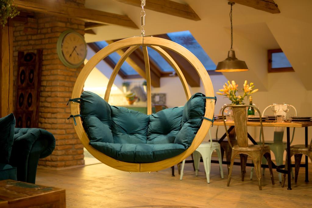Bohemian Chic 2 Bedroom 2 Bathroom Loft With Hanging Chair Prague Ngoại thất bức ảnh